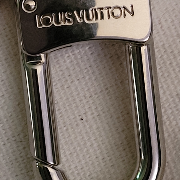 $325 EMT Louis Vuitton pink very bag charm. Classic LV logo - Picture 5 of 7